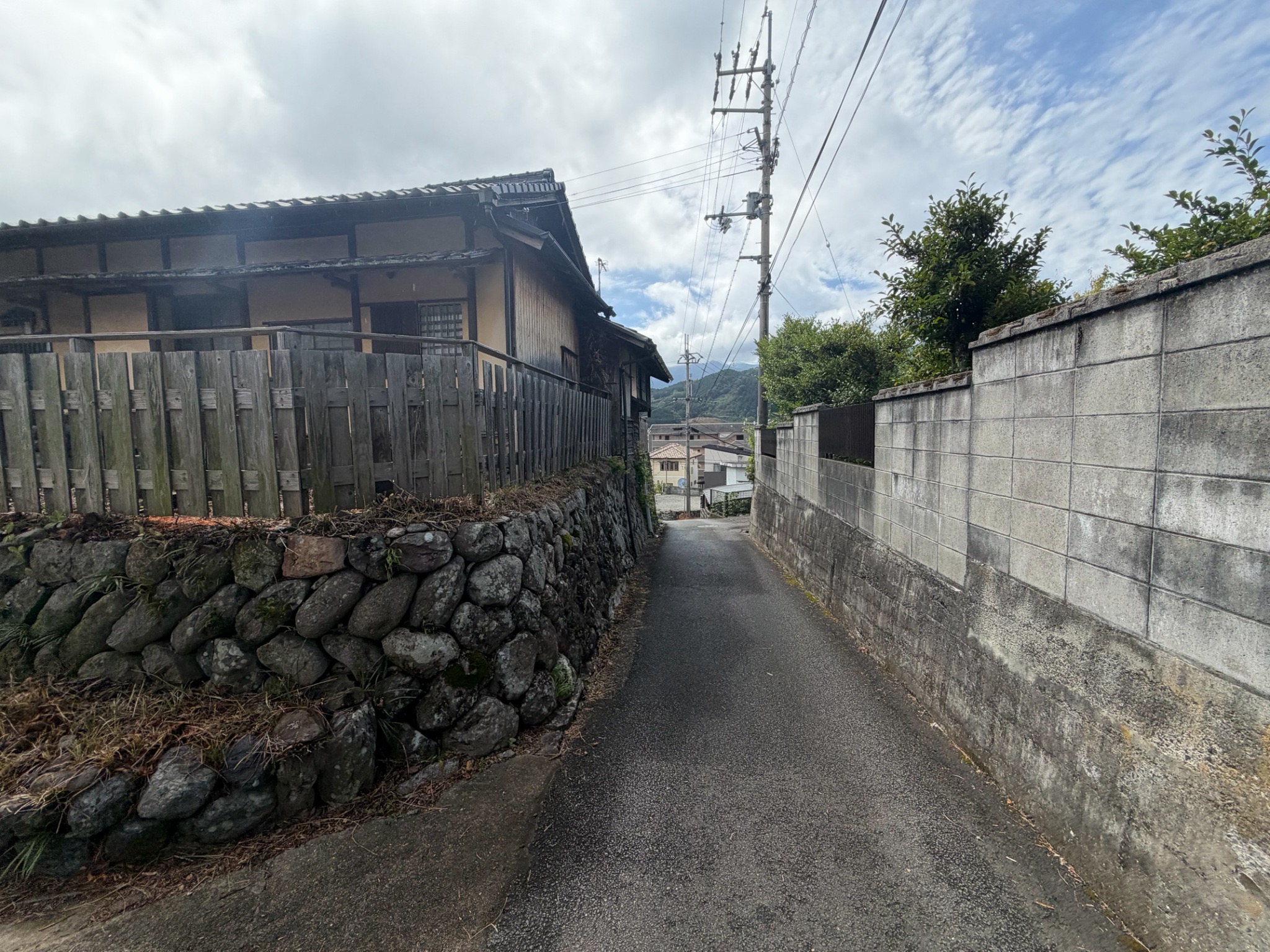 東温市南方　中古戸建